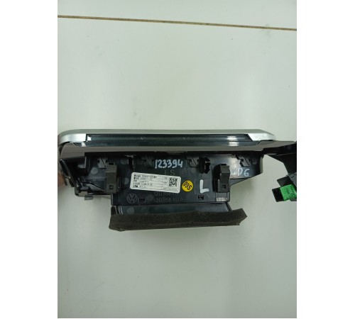 Воздушный дефлектор передний левый