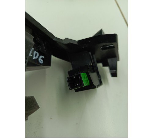 Воздушный дефлектор передний левый