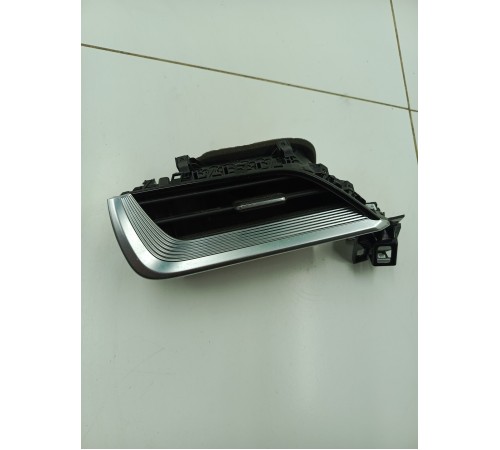 Воздушный дефлектор передний левый