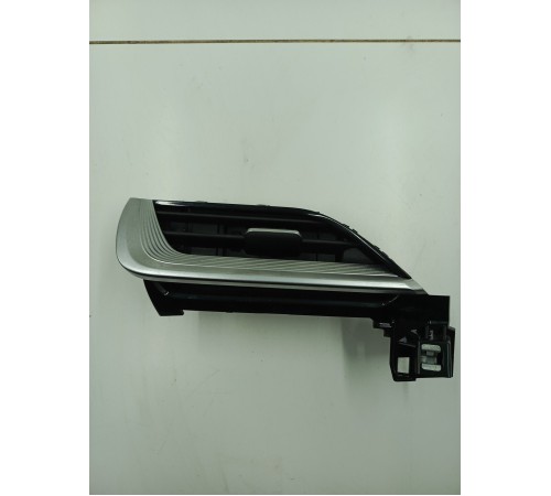 Воздушный дефлектор передний левый