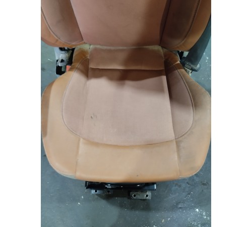 Сиденье водительское левое