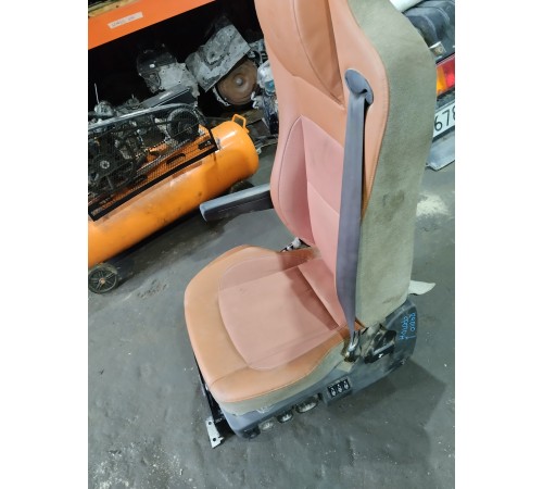 Сиденье водительское левое