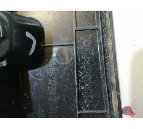 Спойлер крышки багажника