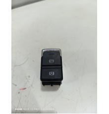 Кнопка фиксатора стояночного тормоза