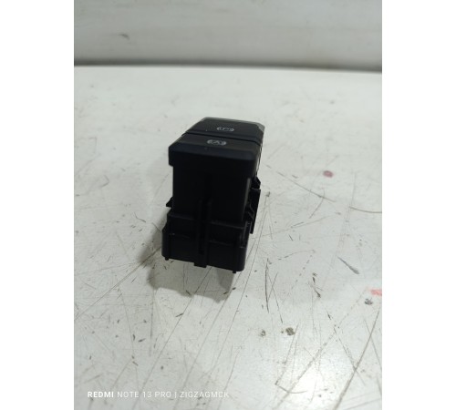 Кнопка фиксатора стояночного тормоза