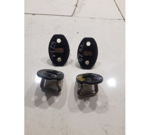 Комплект ответных частей замка двери (4 шт.)