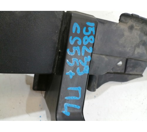 Пыльник крыла передний правый