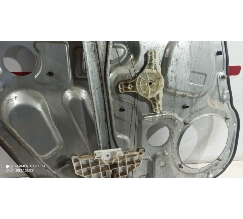 Стеклоподъемник (задний правый)