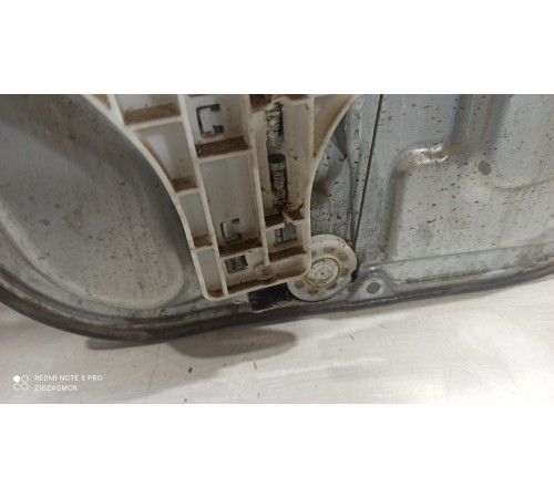 Стеклоподъемник (задний правый)