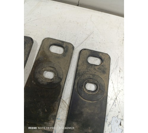 Крепление крыла резинка