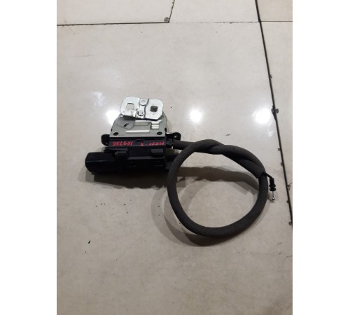 Замок крышки багажника