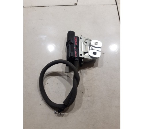 Замок крышки багажника