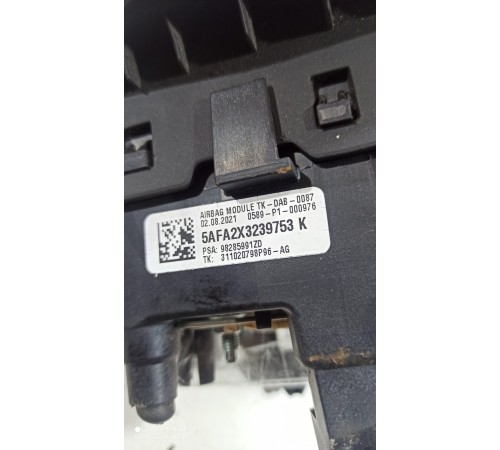 Подушка безопасности водителя