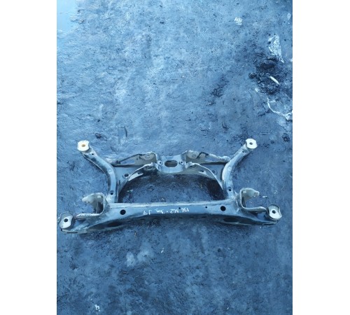 Балка задняя,подрамник