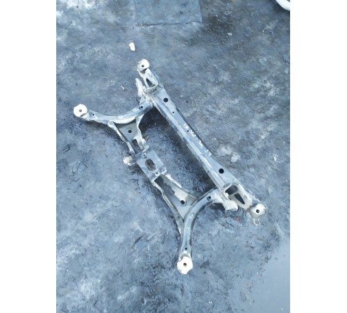 Балка задняя,подрамник