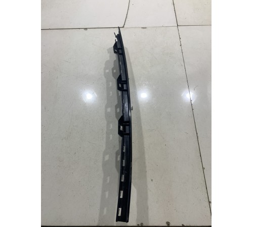 Накладка двери (задняя правая)