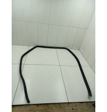 Уплотнитель двери задний правый