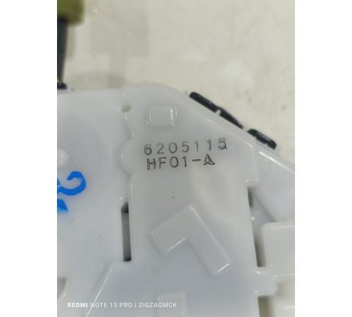 Замок левой задней двери в сборе