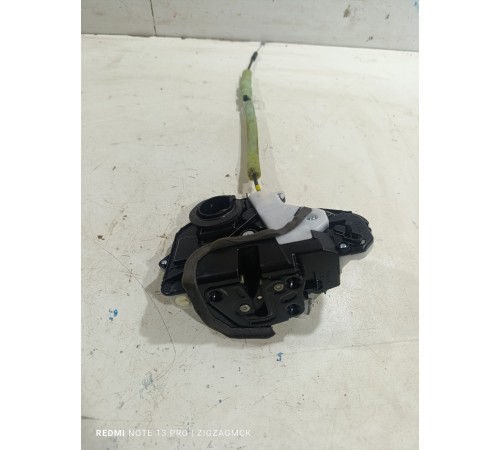 Замок левой задней двери в сборе