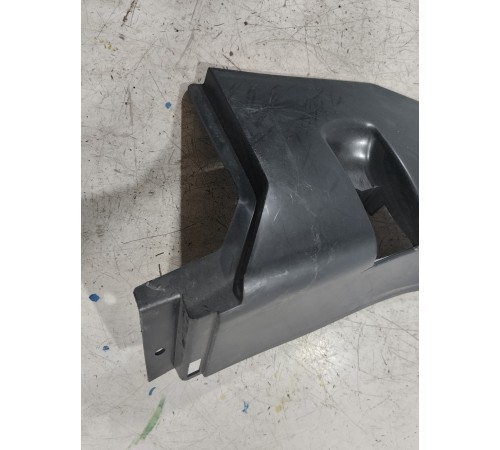 Накладка центральной стойки левая нижняя