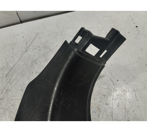 Накладка центральной стойки левая нижняя