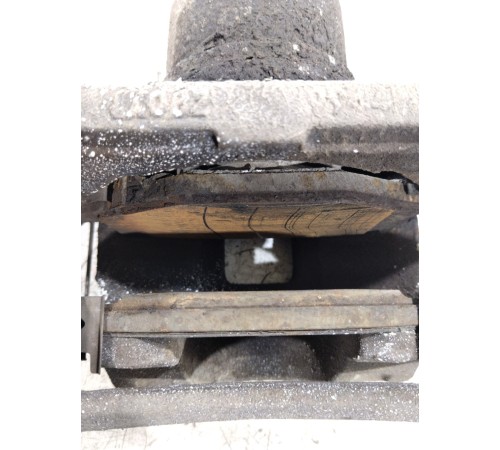 Суппорт передний левый