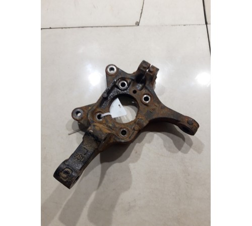 Кулак поворотный(передний левый)