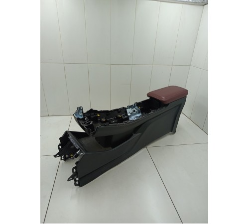 Центральная консоль (подлокотник)