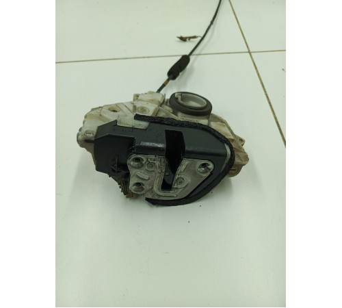 Замок двери передний правый