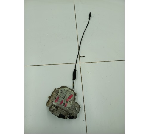 Замок двери передний правый