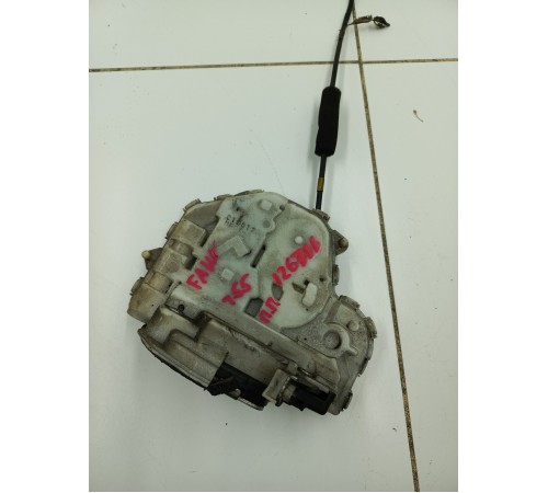 Замок двери передний правый