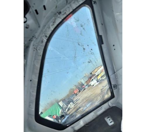 Глухое стекло заднее левое