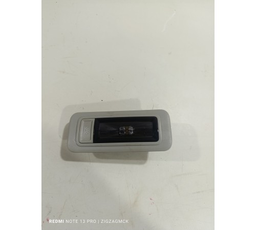 Плафон внутреннего освещения салона задний правый