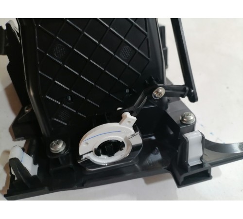 Дефлектор салона воздушный правый