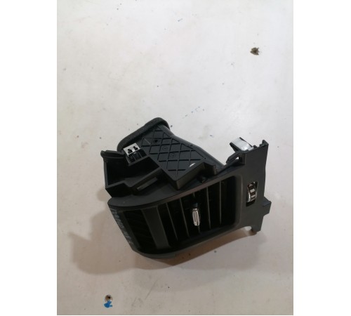 Дефлектор салона воздушный правый