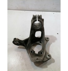 Кулак поворотный передний левый