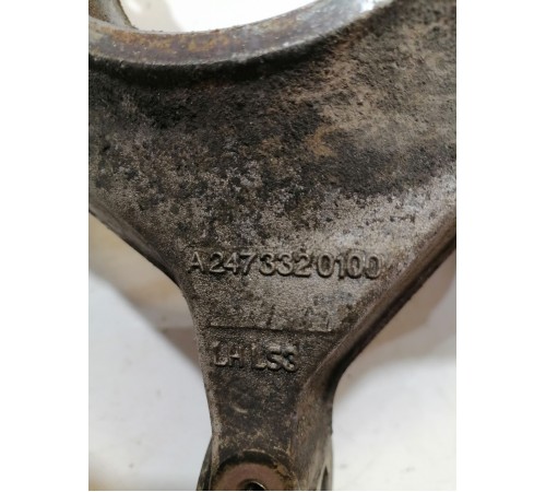 Кулак поворотный передний левый