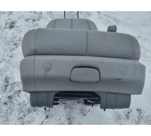 Сиденье (заднее правое)