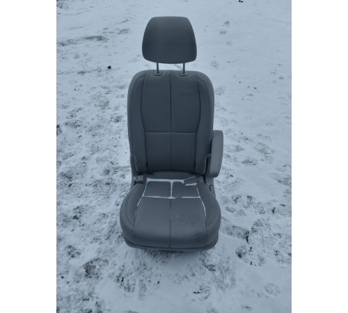 Сиденье (заднее правое)