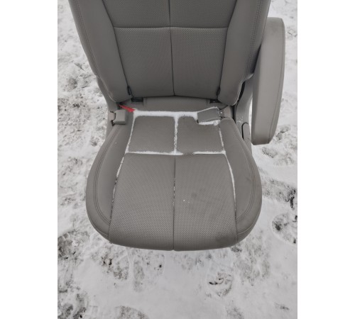 Сиденье (заднее правое)