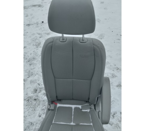 Сиденье (заднее правое)