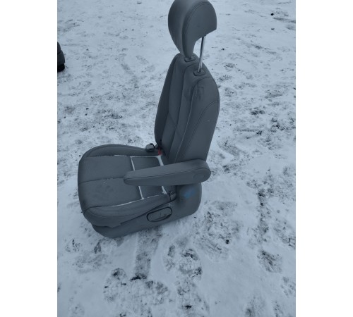 Сиденье (заднее правое)