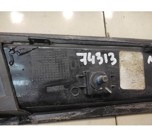 Решетка радиатора левая