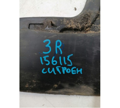 Брызговик задний правый