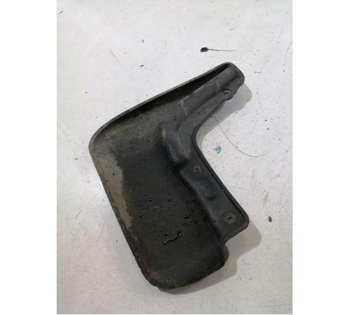 Брызговик задний правый