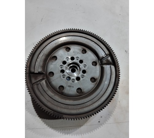 Маховик двигателя