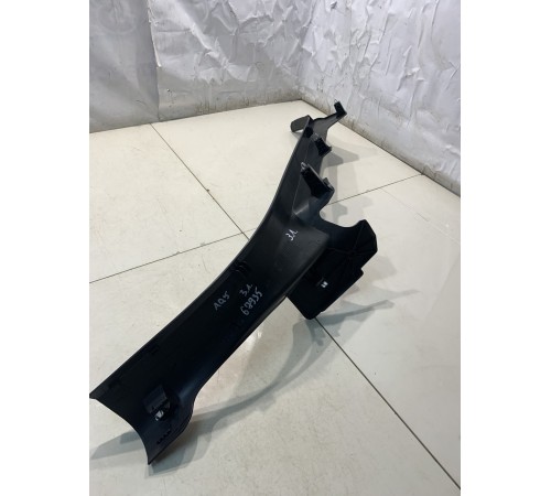 Накладка порога (задняя, левая, внутренняя)