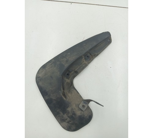 Брызговик задний левый