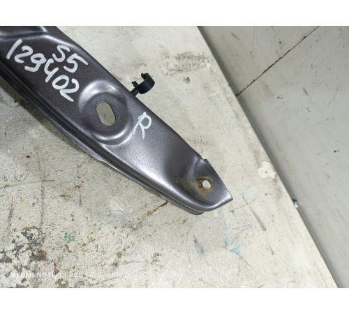 Кронштейн фары передний правый