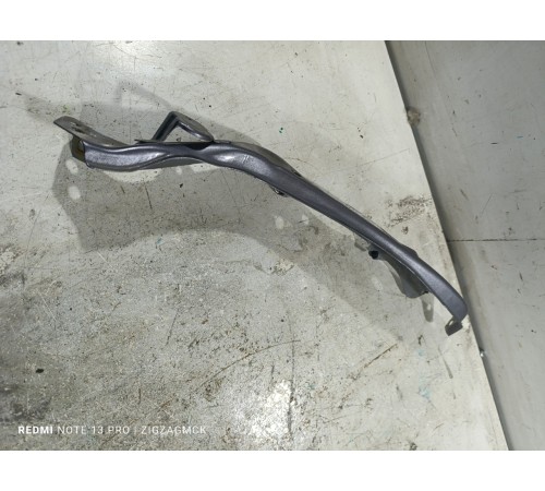 Кронштейн фары передний правый